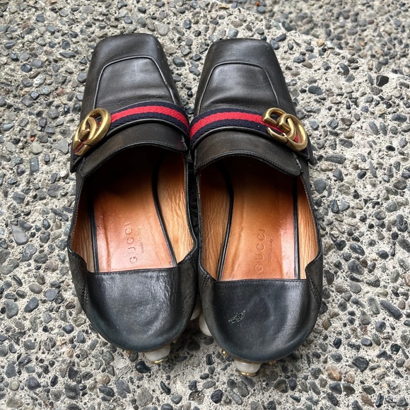 Gucci mid heel leather loafer with pearl backing - Picture 4 of 6